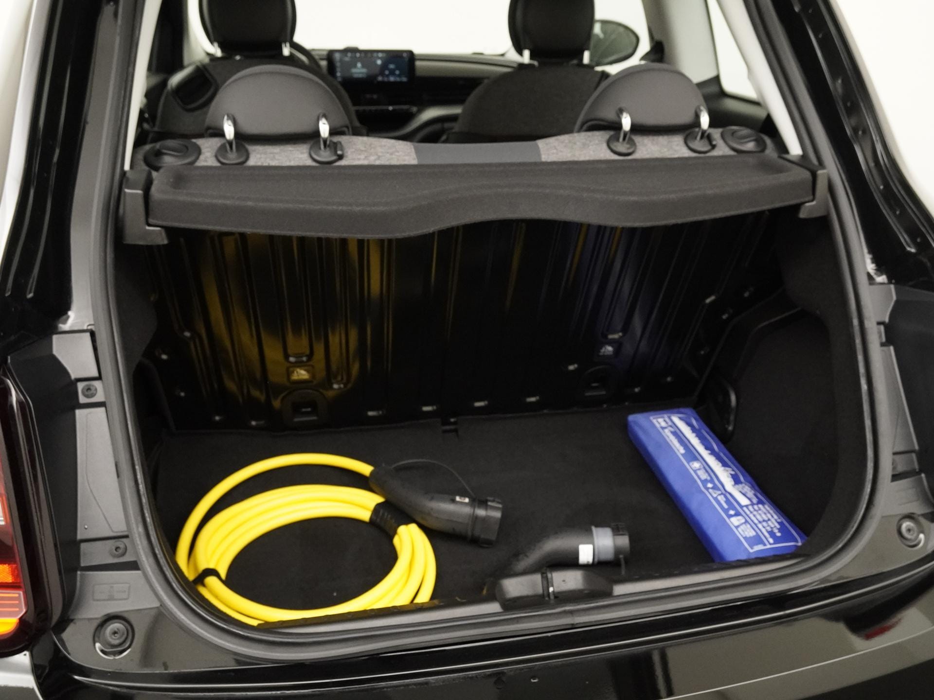 Fiat 500e Icon 42 kWh | Navigatie | Apple Carplay | Parkeersensor | Zondag Open!