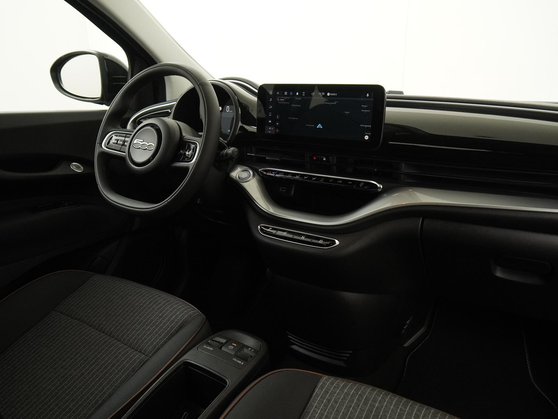 Fiat 500e Icon 42 kWh | Navigatie | Apple Carplay | Parkeersensor | Zondag Open!