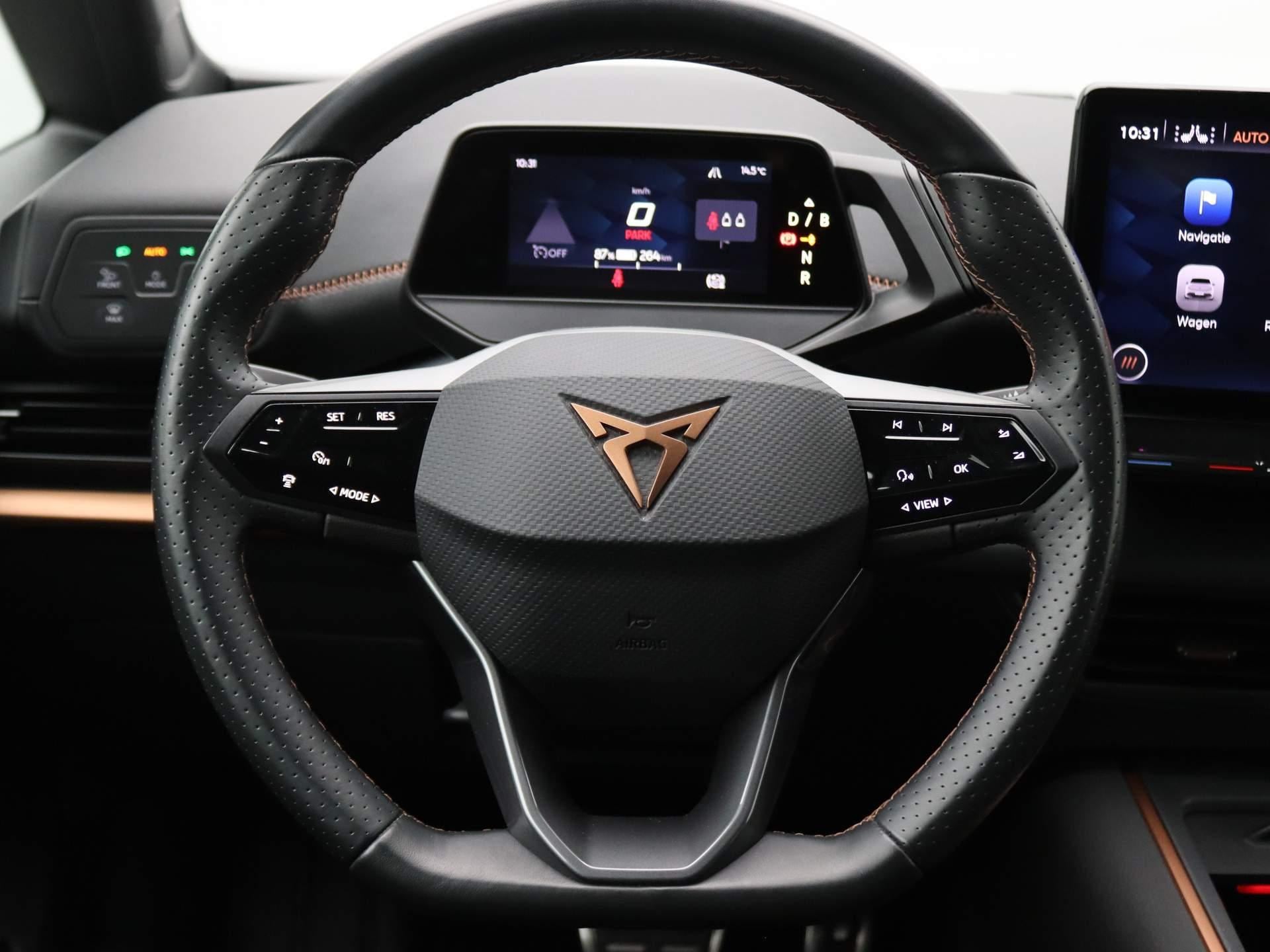 Cupra Born Business 62 kWh 204PK Warmtepomp, panoramadak, head-up display, achteruitrijcamera, keyless entry, 19″ LM velgen