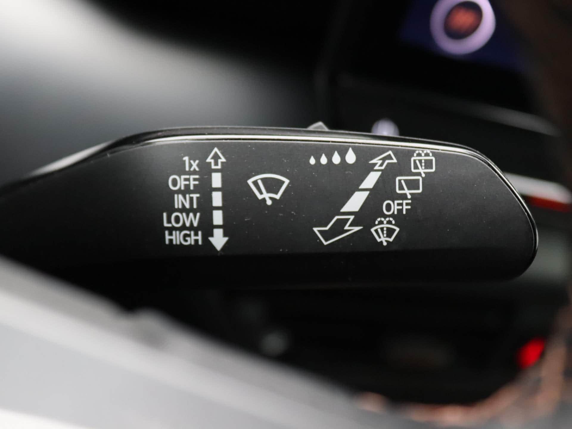 Cupra Born Business 62 kWh 204PK Warmtepomp, panoramadak, head-up display, achteruitrijcamera, keyless entry, 19″ LM velgen