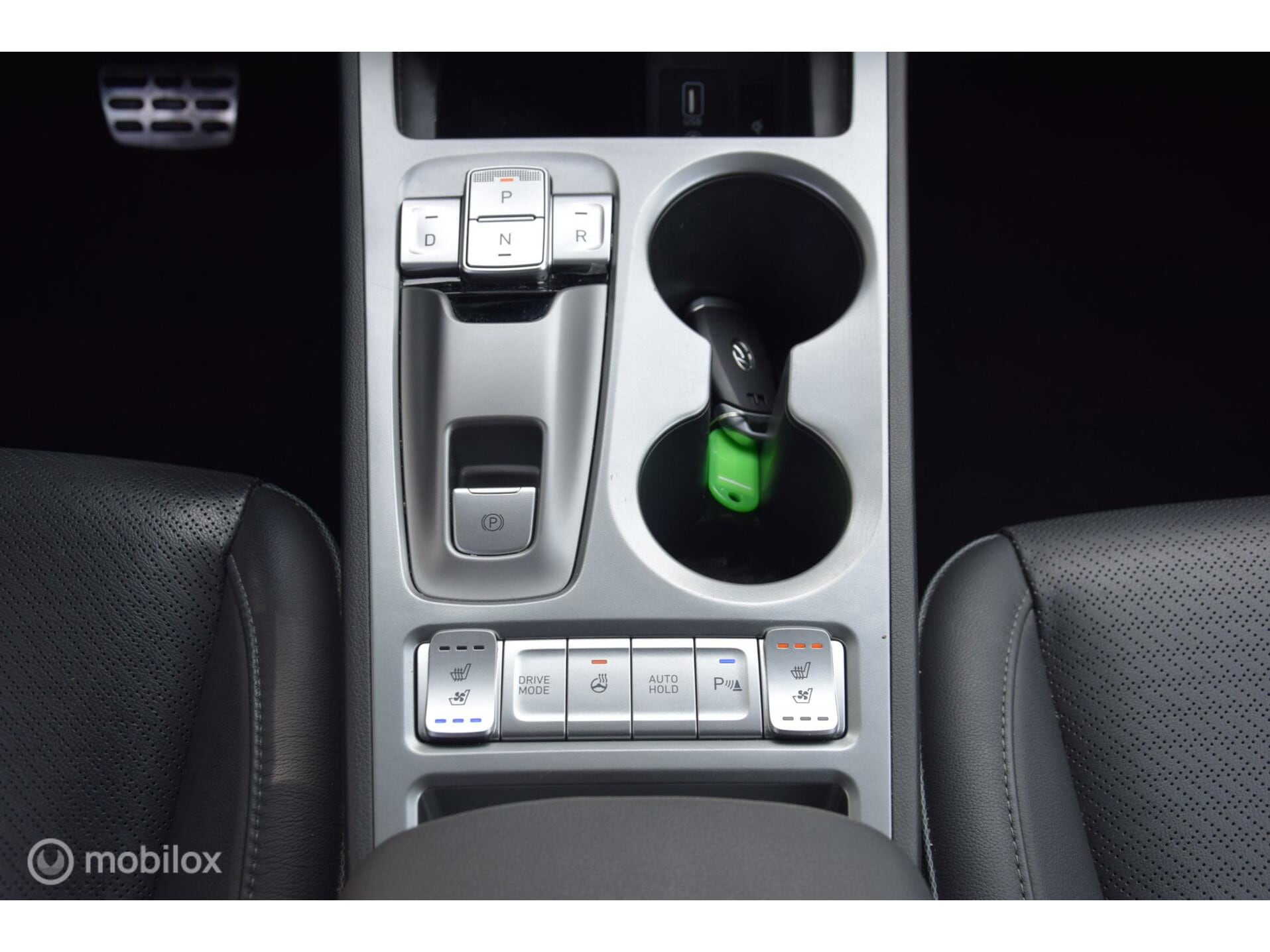 Hyundai Kona Electric EV Premium 64 kWh & Trekhaak