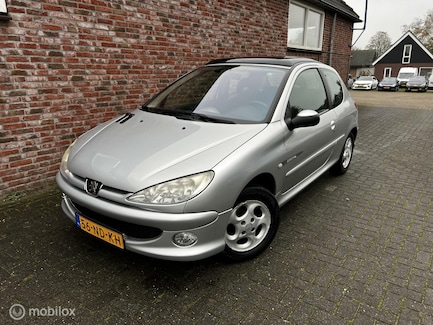 Peugeot 206 0