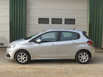Peugeot 208 0