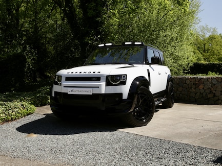 Land Rover Defender 0