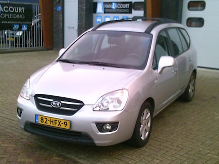Kia Carens 0