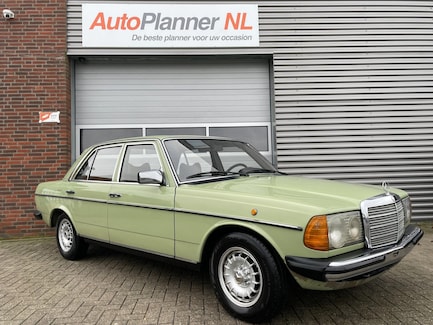 Mercedes-Benz 200-Serie 0