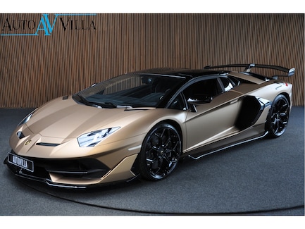 Lamborghini Aventador 0