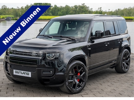 Land Rover Defender 0