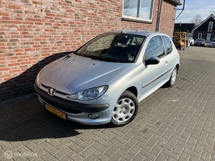 Peugeot 206 0