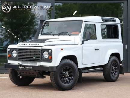 Land Rover Defender 0