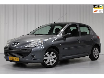 Peugeot 206+ 0