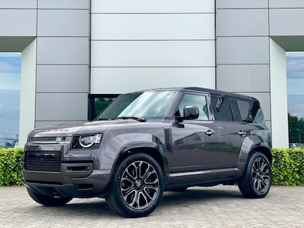 Land Rover Defender 0