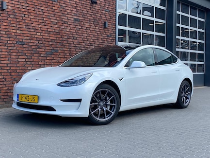 Tesla Model 3 0
