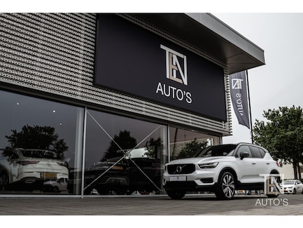 Volvo XC40 0