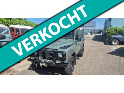Land Rover Defender 0