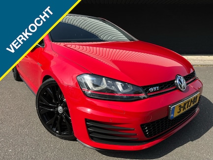 Volkswagen Golf 0