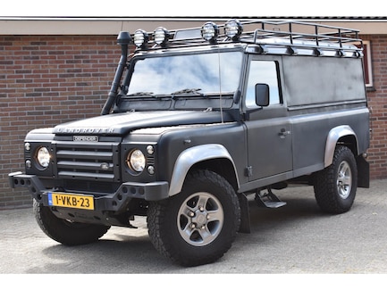 Land Rover Defender 0