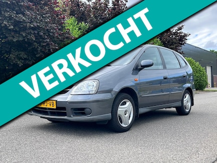 Nissan Almera Tino 0