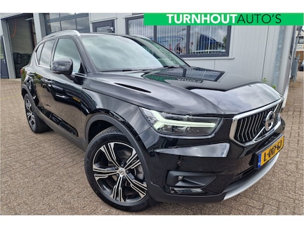 Volvo XC40 0