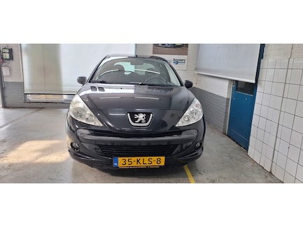 Peugeot 206+ 0