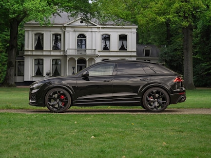 Audi RS Q8 0