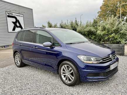 Volkswagen Touran 0
