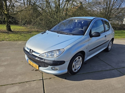 Peugeot 206 0