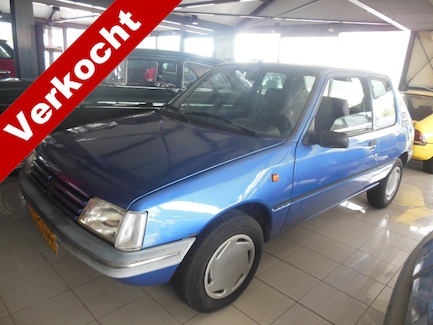 Peugeot 205 0