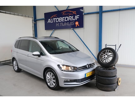 Volkswagen Touran 0