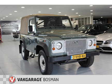 Land Rover Defender 0