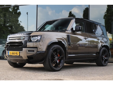 Land Rover Defender 0