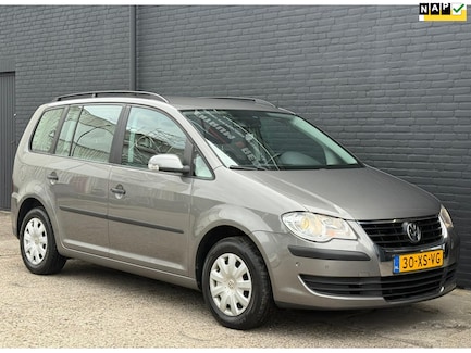 Volkswagen Touran 0