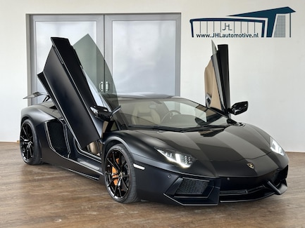 Lamborghini Aventador 0