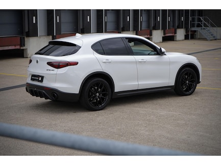 Alfa Romeo Stelvio 0