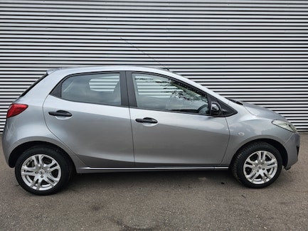 Mazda 2 0