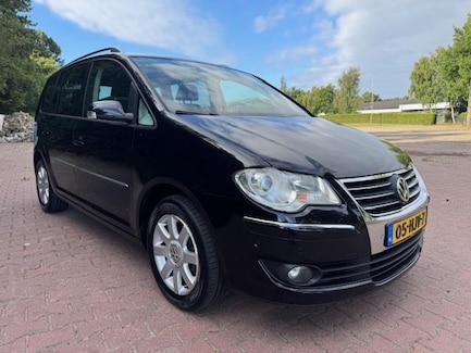 Volkswagen Touran 0
