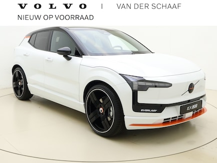 Volvo EX30 0