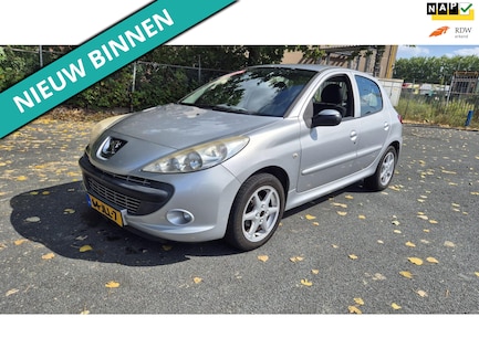 Peugeot 206+ 0
