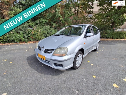 Nissan Almera Tino 0