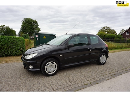 Peugeot 206 0