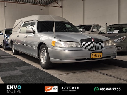 Lincoln Town Car 0