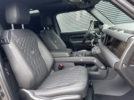 Land Rover Defender 0