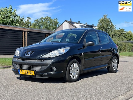 Peugeot 206+ 0