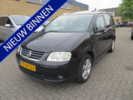 Volkswagen Touran 0