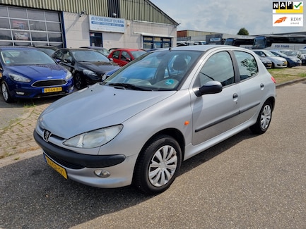 Peugeot 206 0