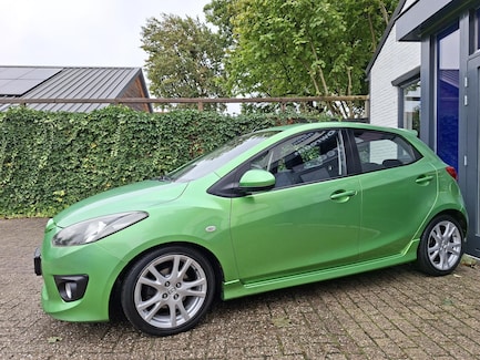 Mazda 2 0