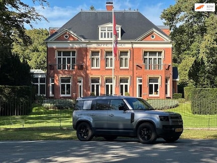 Land Rover Defender 0