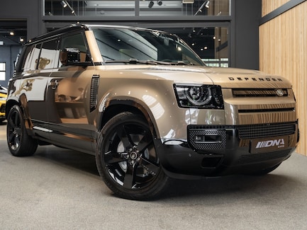 Land Rover Defender 0