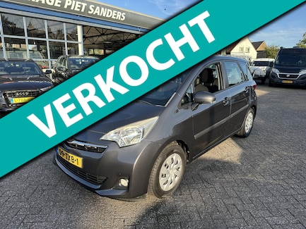 Toyota Verso-S 0