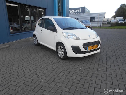 Peugeot 107 0